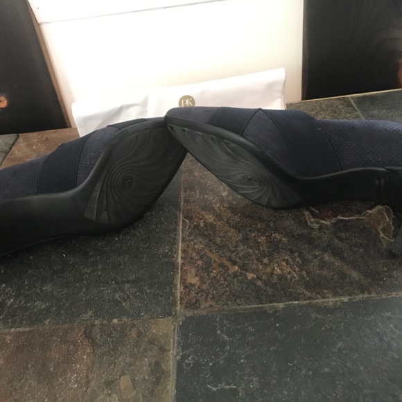 Peter Kaiser Navy Suede Pumps - Picture 3 of 5